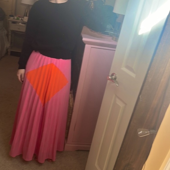 Line & Dot Abstract Pink Pleated Maxi Skirt - Picture 3 of 7